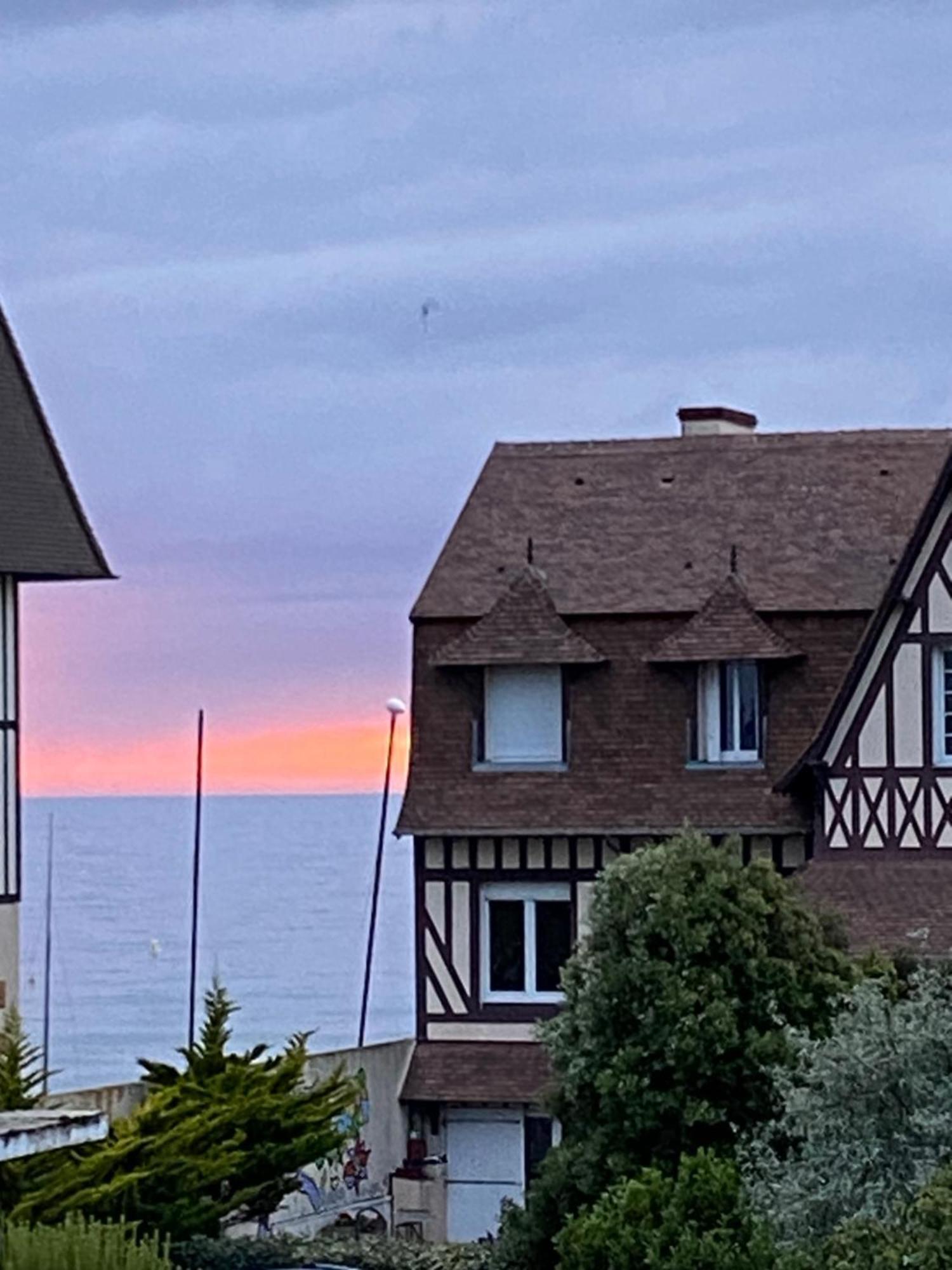Appartement 65M2 Avec Balcon Vues Partielles Mer A 150M De La Plage Et Centre, Wifi Et Parking Prive Blonville-sur-Mer Dış mekan fotoğraf