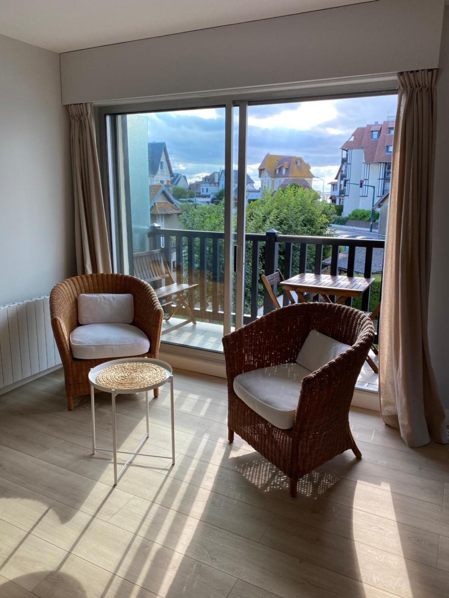Appartement 65M2 Avec Balcon Vues Partielles Mer A 150M De La Plage Et Centre, Wifi Et Parking Prive Blonville-sur-Mer Dış mekan fotoğraf